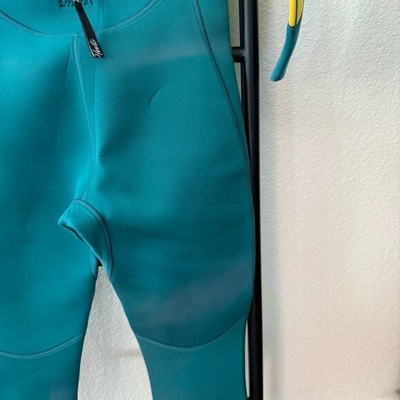 Hevto Coral I Full Body Surfing Wetsuit Size Small - Picture 8 of 8